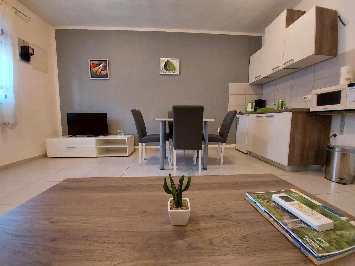 Apartment Ema Zadar Bagian luar foto